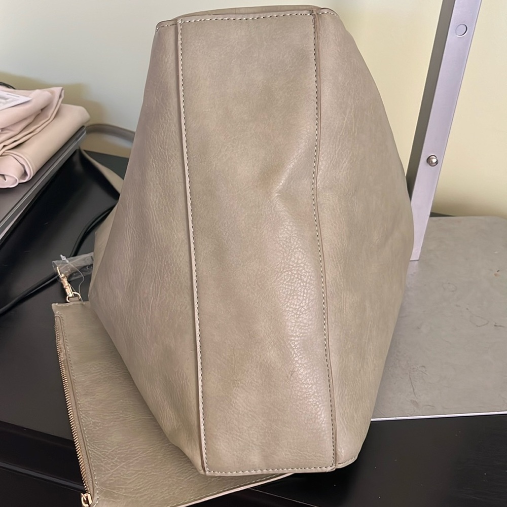 Olive green shoulder tote and pouch - Picture 5 of 13
